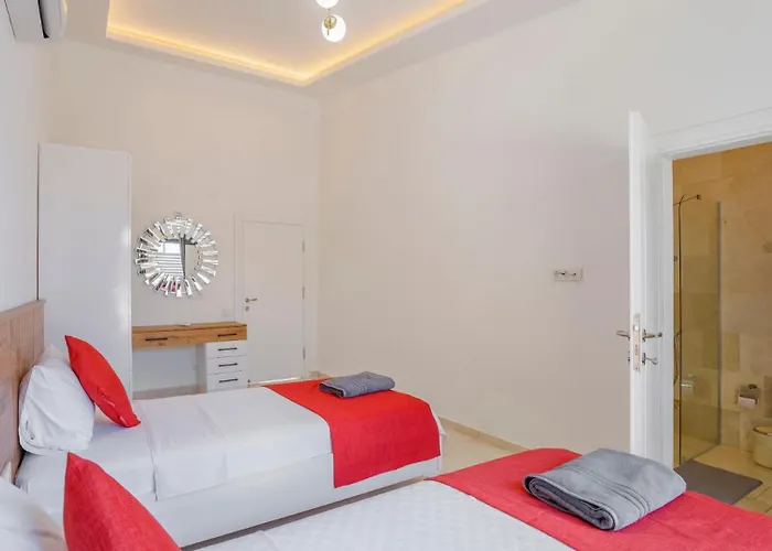 Conservative In Nature - Uzumlu, Kalkan * קס