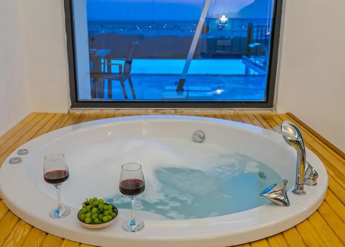 Conservative In Nature - Uzumlu, Kalkan קס