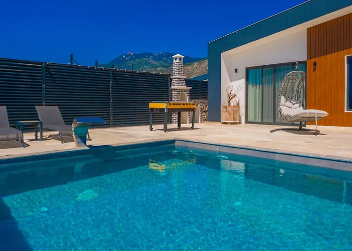 Conservative In Nature - Uzumlu, Kalkan * קס